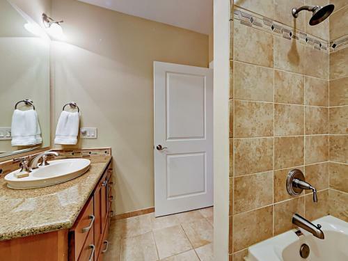 Apartamento 1125 Nw Spring St Condo Unit A-203