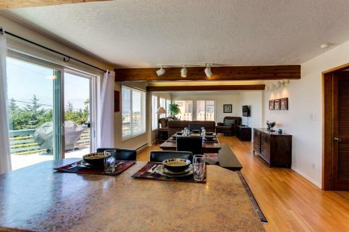 Newport's Cypress Oceanview Home