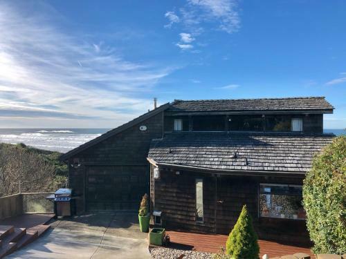 The Mariner On Nye Beach Home