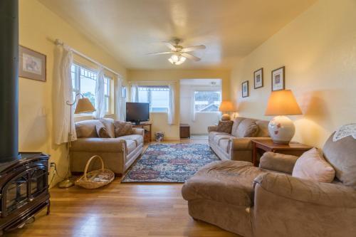Cottage At Nye Beach Home