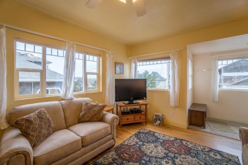 Cottage At Nye Beach Home