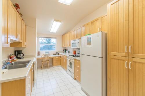 Cottage At Nye Beach Home