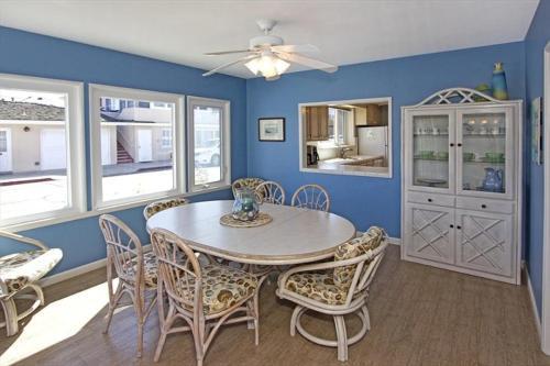 1101 W Bay Ave (68215)