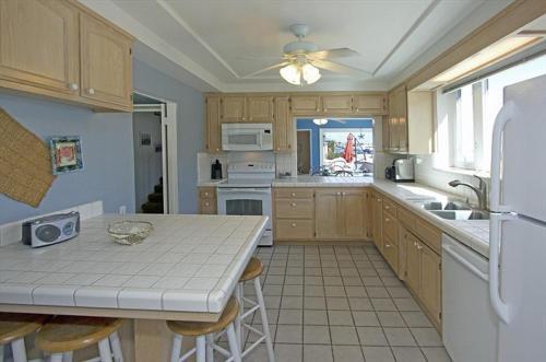 1101 W Bay Ave (68215)