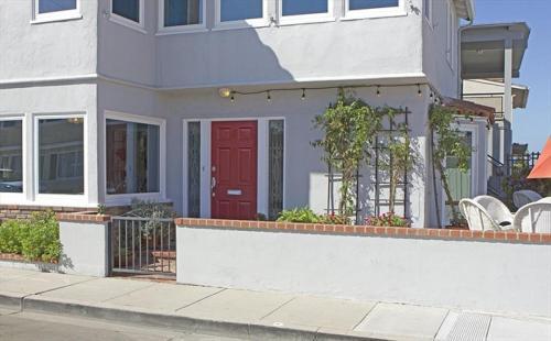 1101 W Bay Ave (68215)