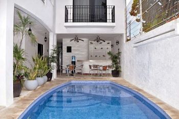 Chac Chi Hotel And Suites
