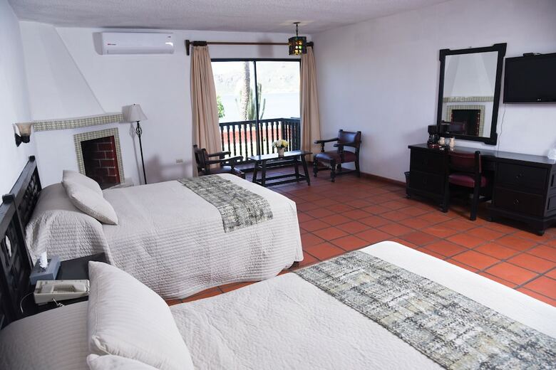 Hotel Playa De Cortes