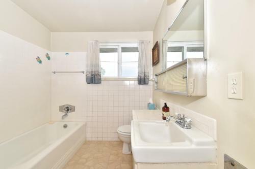 6504 W Ocean Front Lei