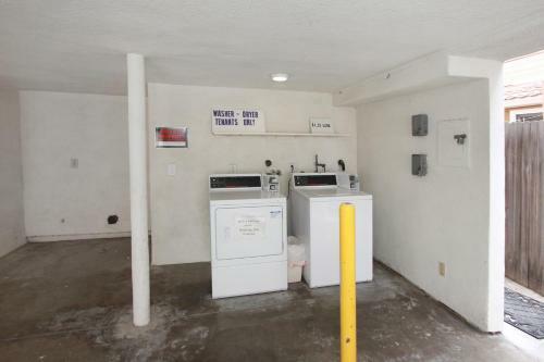 1404 W Ocean Front A (68165)