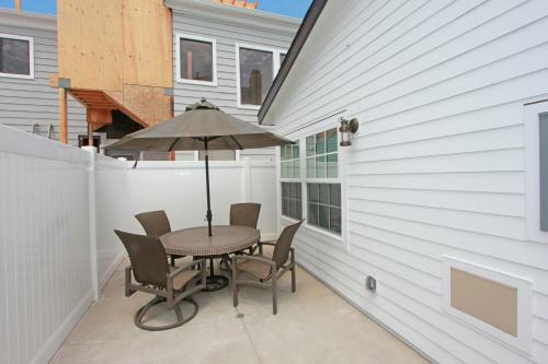 1759 Miramar (68104)