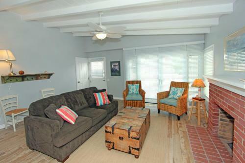 1759 Miramar (68104)