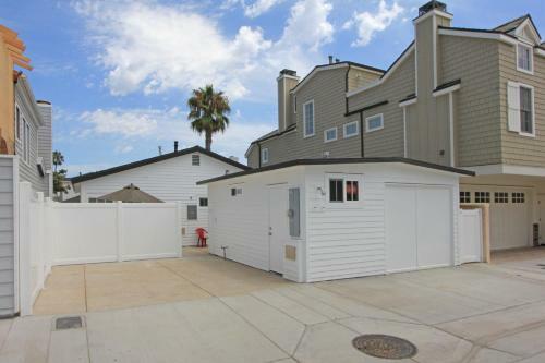 1759 Miramar (68104)