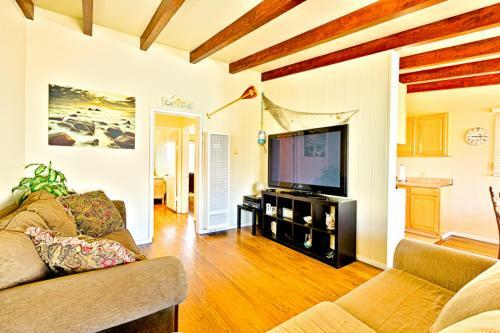 Nb-125b Nautical Newport Duplex - Upper Unit Two-bedroom Apartment