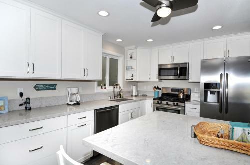 Apartamento 1005 E Balboa Unit A Lower #1 4 Bedroom Condo