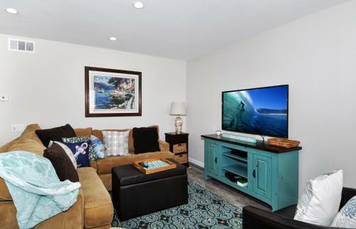 Apartamento 1005 E Balboa Unit A Lower #1 4 Bedroom Condo