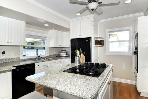 313 E Bay Both 4 Bedroom Home