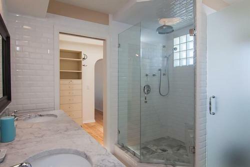 1002 E Oceanfront 7 Bedroom House