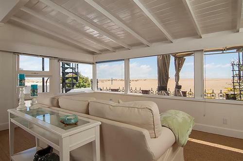 1002 E Oceanfront 7 Bedroom House