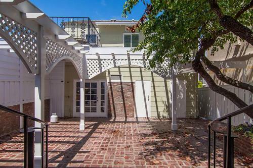 1002 E Oceanfront 7 Bedroom House