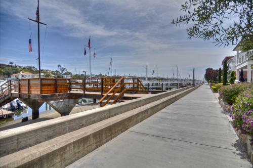 1006 South Bayfront 4 Bedroom Home