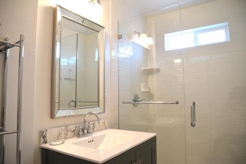 118 40th St Ab (68418)