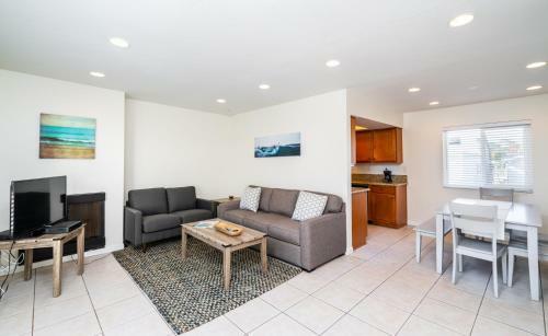 Apartamento 906 East Oceanfront Back Unit C 2 Bedroom Condo