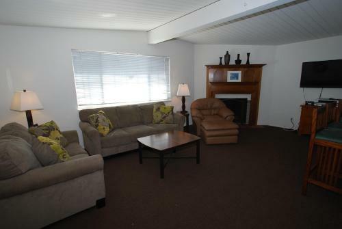 508 E Ocean Front A (68142)