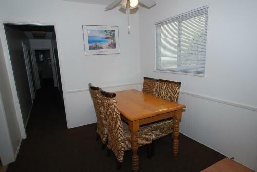 508 E Ocean Front A (68142)