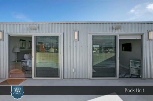 916 E. Balboa B (68426)