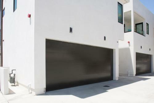 926 E Ocean Front (68456)