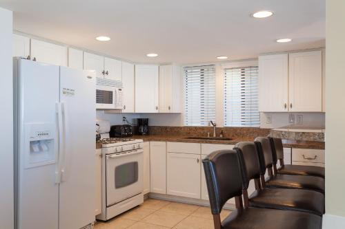 3112 W Ocean Front A (68189)