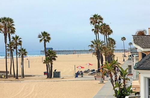 1404 W Ocean Front C (68167)