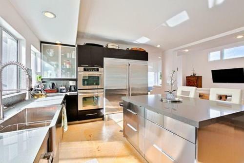 Laguna View Home