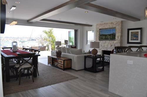 916 E. Balboa A (68425)