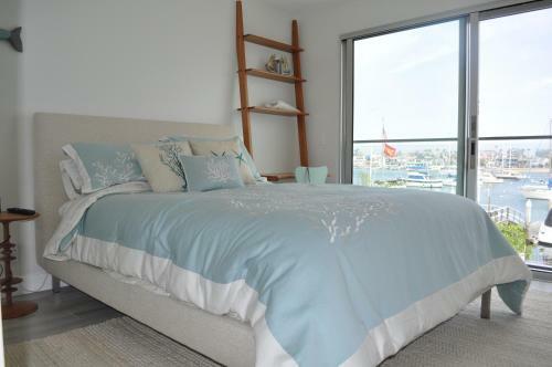 916 E. Balboa A (68425)