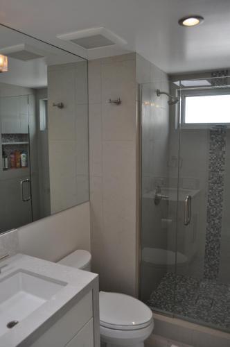 916 E. Balboa A (68425)