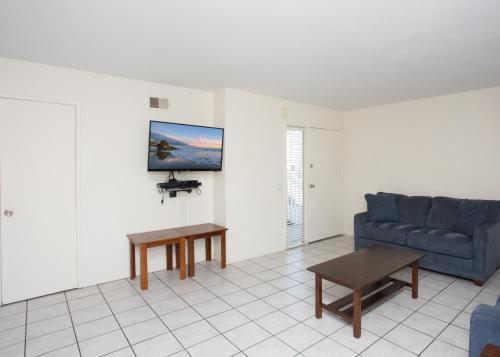 3610 Seashore Drive (68250)