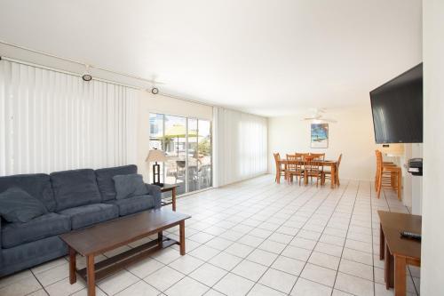 3610 Seashore Drive (68250)