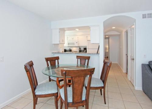 1404 W Ocean Front B (68166)