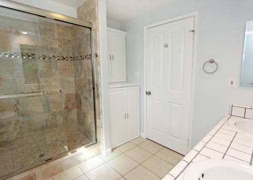1404 W Ocean Front B (68166)