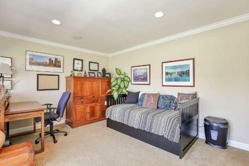 407 Mendoza Terrace