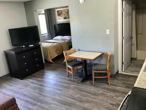 Motel Brentwood Suites