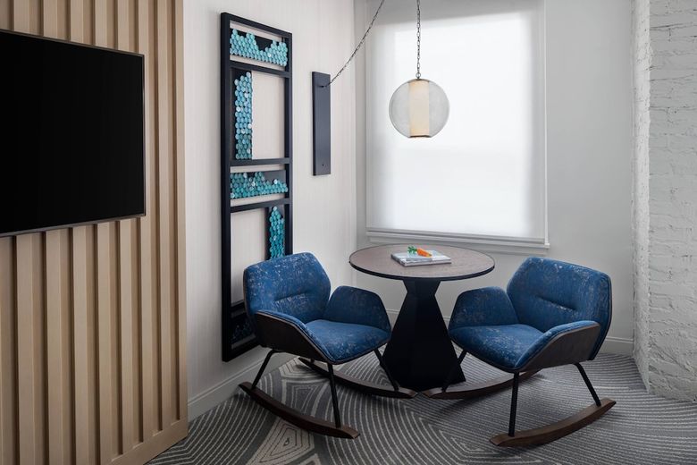 Glass Light Hotel & Gallery, Autograph Collection