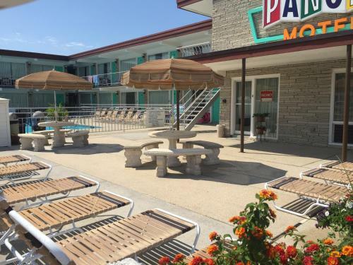 Panoramic Motel & Apts.
