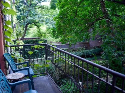 Apartment 4 Bd Garden