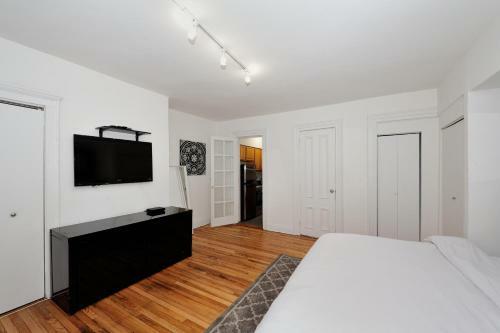 2 Bedroom Murray Hill Apartment