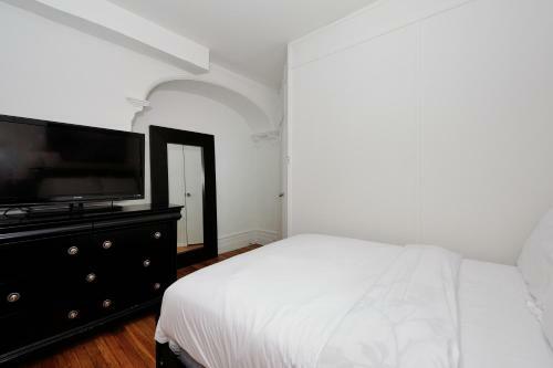 2 Bedroom Murray Hill Apartment