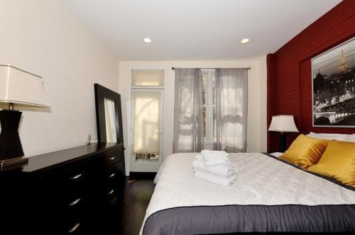 2 Bedroom Murray Hill Apartment