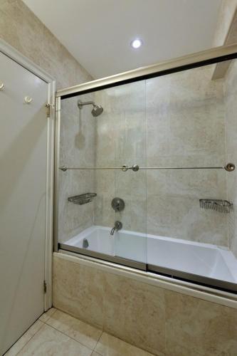 2 Bedroom Murray Hill Apartment