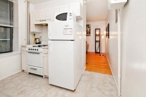 329 East Apartment #232480 Apts